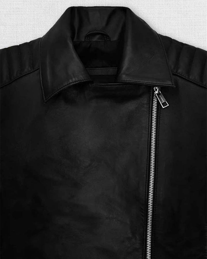 Leather jacket perfection: Amanda Seyfried's style in United state market
