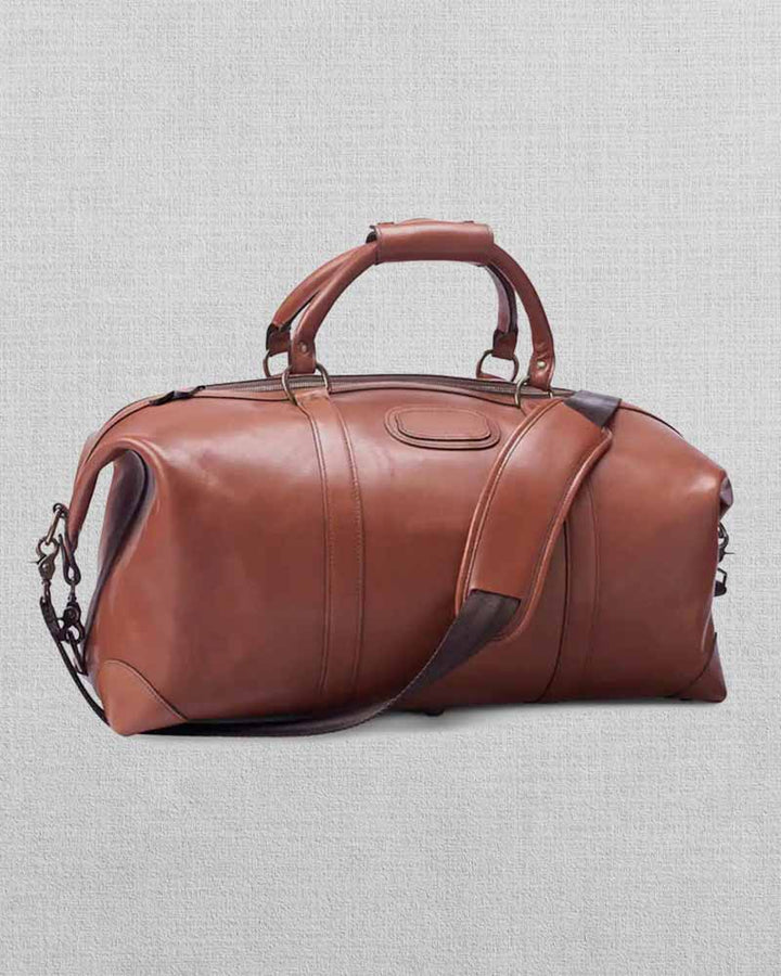 Stylish and durable saddle leather duffle bag in American market