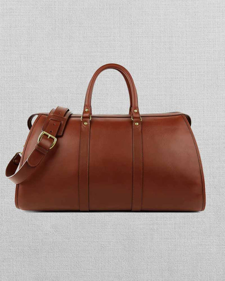 Heavy-duty leather duffle bag perfect for travel in USA style